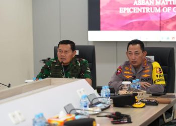 Panglima TNI, Laksamana TNI Yudo Margono, bersama Kapolri, Jenderal Polisi Listyo Sigit Prabowo