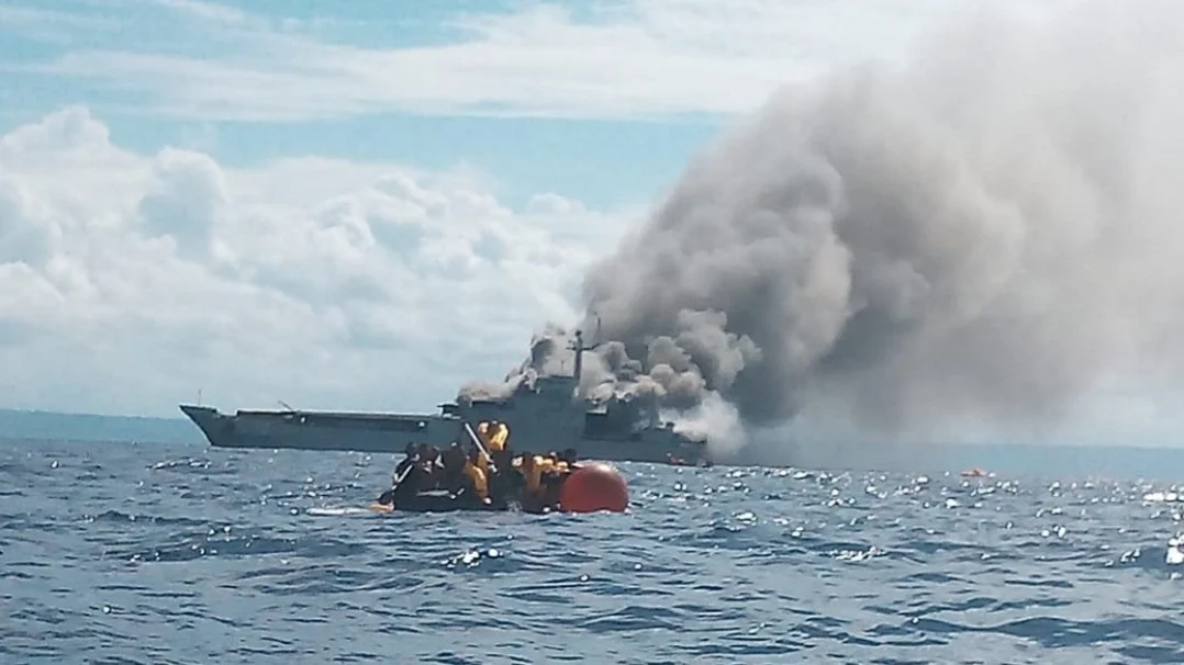 KRI Teluk Hading terbakar