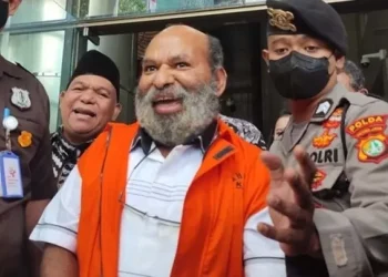 Gubernur Papua non aktif, Lukas Enembe