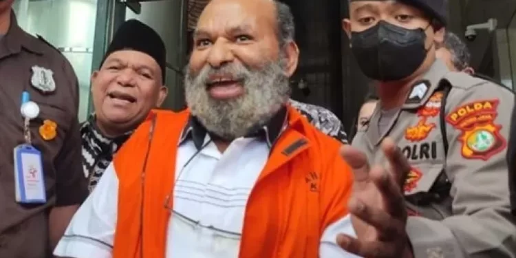 Gubernur Papua non aktif, Lukas Enembe