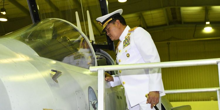 Ke Abu Dhabi, Panglima TNI Sempatkan Lihat Pesawat Canggih Ini