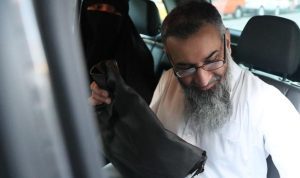 Anjem Choudary seorang ulama radikal di Inggris