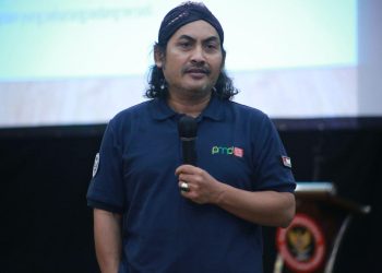 Ngatawi Al-Zastrouw