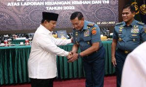 Prabowo Subianto bersama Laksamana Yudo Margono