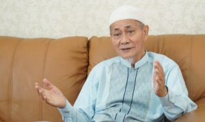 KH Embay Mulya Syarief 1