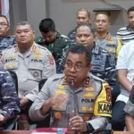 Kapolda Papua Barat Irjen Pol Johnny Eddizon Isir, Panglima Komando Armada (Pangkoarmada III) Laksamana Muda TNI Hersan,