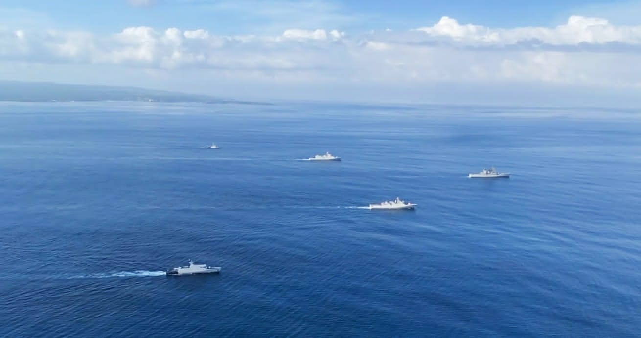 Panglima Komando Armada (Pangkoarmada) II TNI AL, Laksamana Muda TNI Ariantyo Condrowibowo, mengecek langsung kesiapan Kapal Perang TNI AL Jaga Perairan Bali