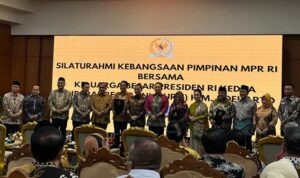 Keluarga Soeharto, Titik Soeharto dan Tutut Soeharto di MPR RI