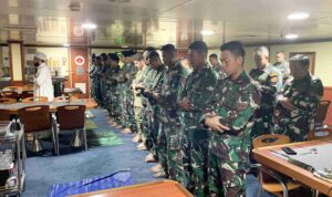 Toleransi Beragama di Laut: Ibadah Sholat Jumat Prajurit TNI dan ADF di HMAS Adelaide