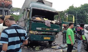 truk takbrak lari di Tangerang