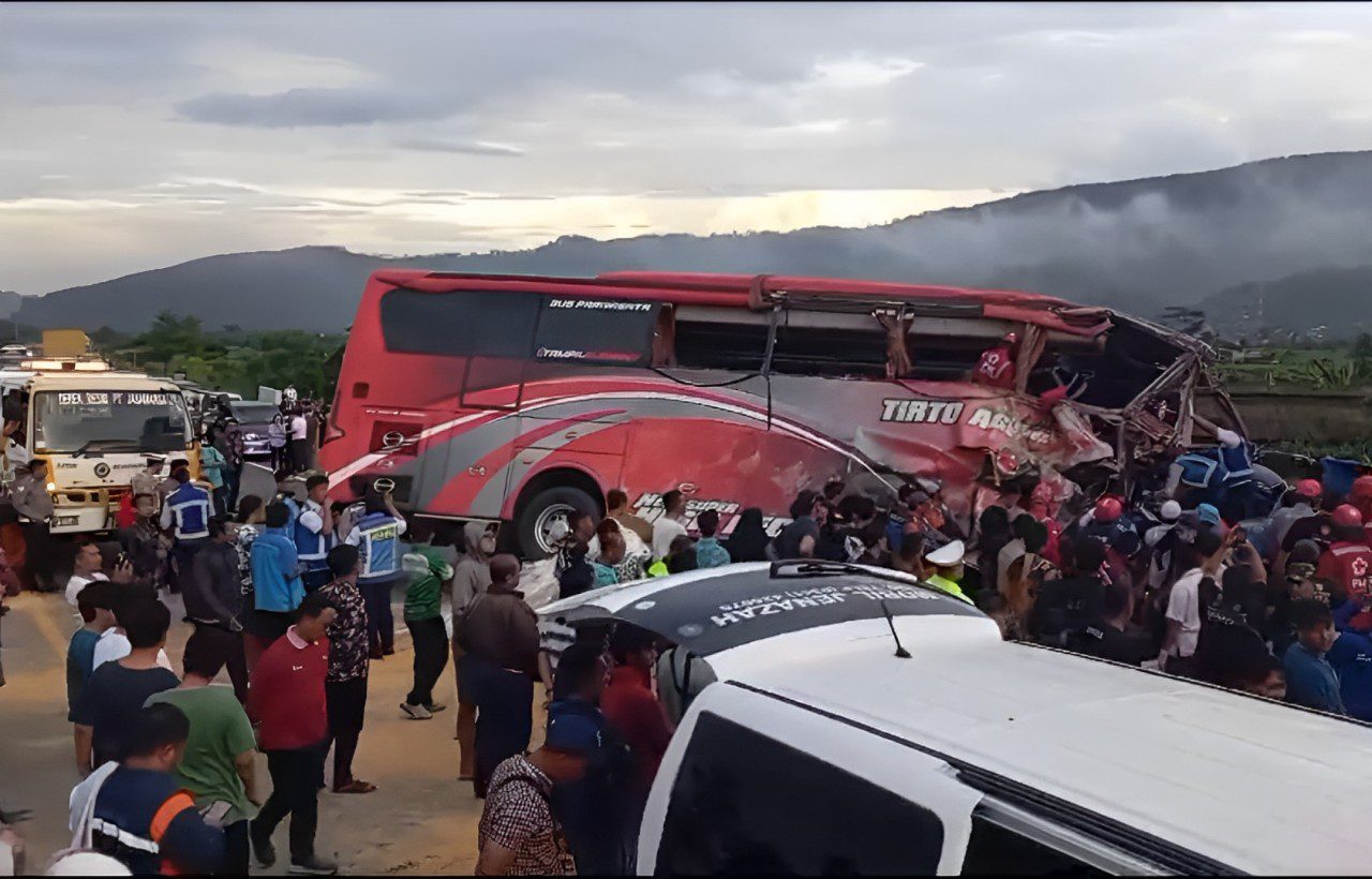 Kecelakaan Bus di Tol Lawang, Malang