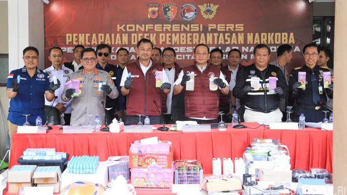 Laboratorium narkoba di sebuah perumahan elite kawasan Bojongsoang, Kabupaten Bandung.