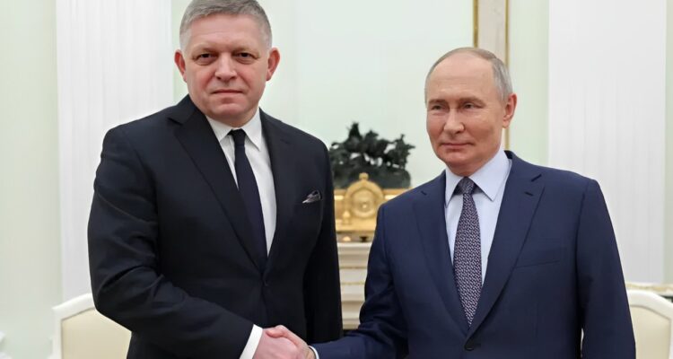 Presiden Slovakia, Robert Fico bersama Presiden Rusia, Vladamir Putin