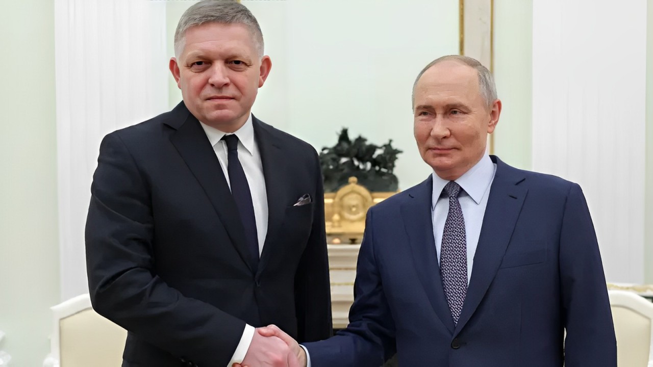 Presiden Slovakia, Robert Fico bersama Presiden Rusia, Vladamir Putin