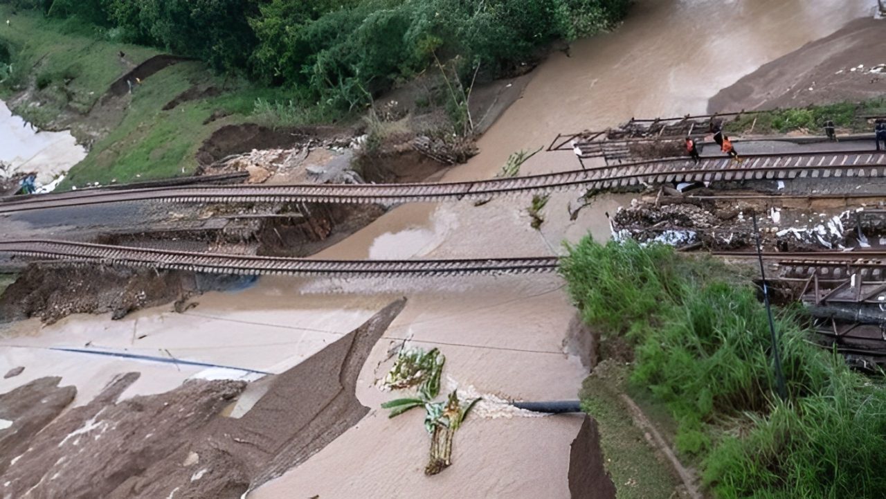 Banjir Melanda Jawa Tengah, Enam Jembatan Rusak dan Ribuan Warga Terpaksa Mengungsi