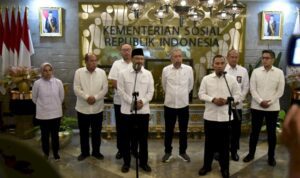 Kepala BNPT, Komjen Pol. Eddy Hartono, bersama Menteri Sosial (Mensos), Saifullah Yusuf.
