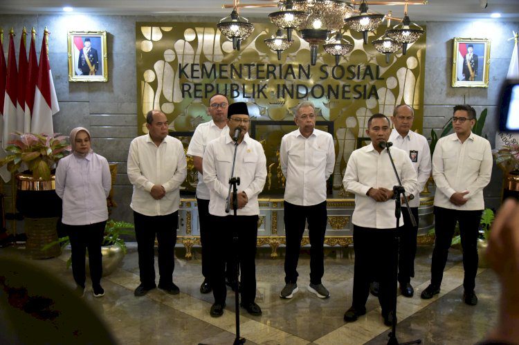 Kepala BNPT, Komjen Pol. Eddy Hartono, bersama Menteri Sosial (Mensos), Saifullah Yusuf.