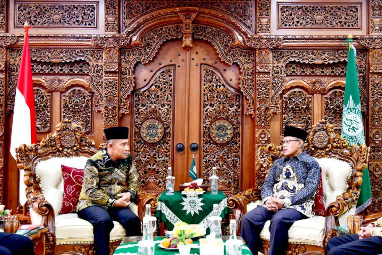 Kepala BNPT, Komjen. Pol. Eddy Hartono bersama Ketua Umum PP Muhammadiyah, Prof. Haedar Nashir