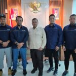 Founder Almaz Friedchicken, Okta Wirawan bersama Kepala Badan Penyelenggara Jaminan Produk Halal (BPJPH), Haikal Hassan