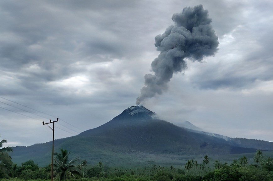 Gunung Lewotobi