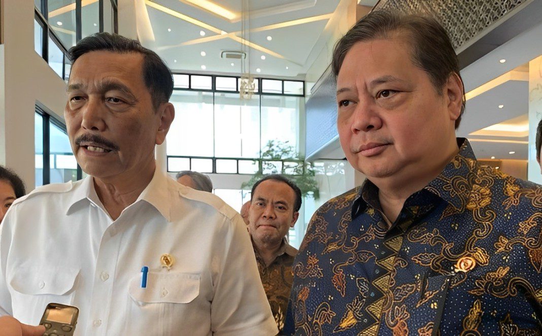 Ketua Dewan Ekonomi Nasional (DEN), Luhut Binsar Pandjaitan dan Menteri Koordinator Bidang Perekonomian, Airlangga Hartarto