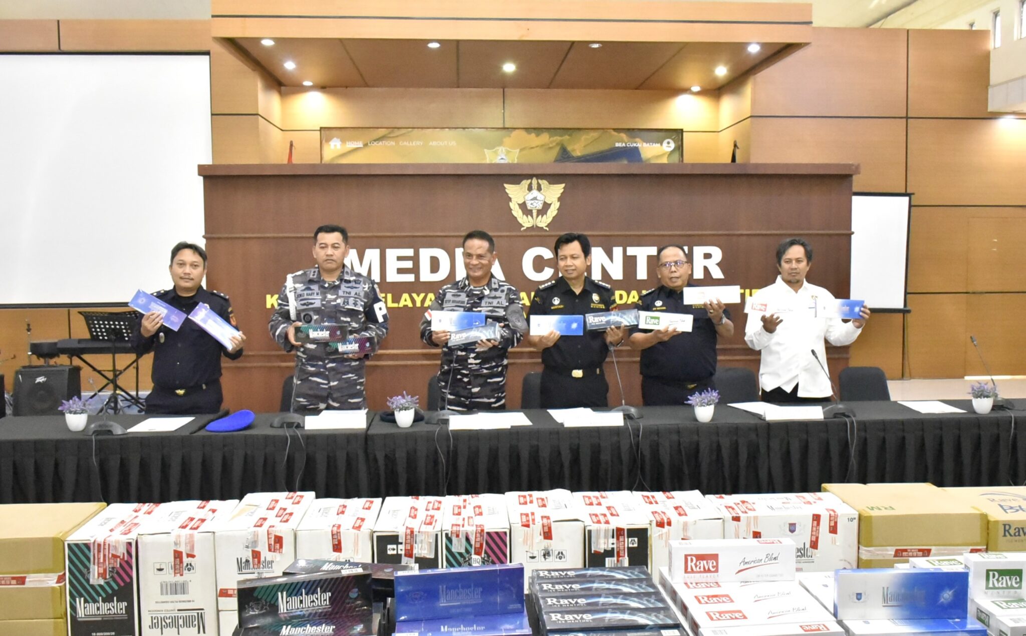 Operasi Gabungan TNI AL dan Bea Cukai Gagalkan Penyelundupan 3,5 Juta Batang Rokok Ilegal di Batam