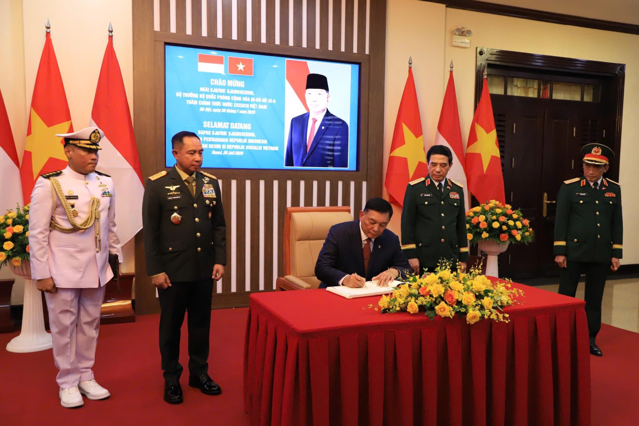 Indonesia dan Vietnam Tingkatkan Kerja Sama Pertahanan