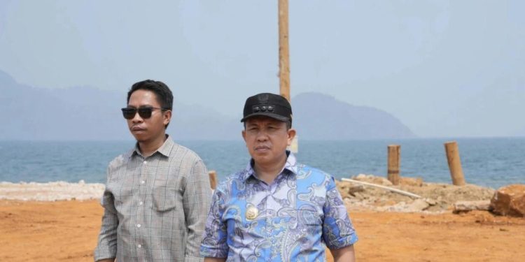 Bupati Morowali, Iksan Baharudin Abdul Rauf saat ke Desa Matarape
