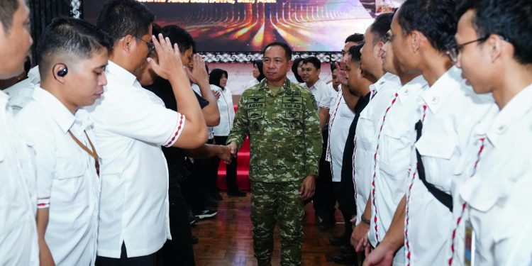 Panglima TNI, Jenderal TNI Agus Subiyanto saat memimpin HUT ke-9 Satuan Siber (Satsiber) TNI