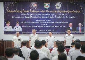 Bupati Morowali, Iksan Baharudin Abdul Rauf, saat Membuka kegiatan Bimbingan Teknis (Bimtek) Peningkatan Kapasitas Aparatur Desa dalam Pengelolaan Keuangan Desa yang Transparan dan Akuntabel di Hotel Jayakarta, Jakarta, Rabu (21/10/2026).