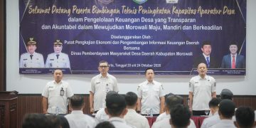 Bupati Morowali, Iksan Baharudin Abdul Rauf, saat Membuka kegiatan Bimbingan Teknis (Bimtek) Peningkatan Kapasitas Aparatur Desa dalam Pengelolaan Keuangan Desa yang Transparan dan Akuntabel di Hotel Jayakarta, Jakarta, Rabu (21/10/2026).
