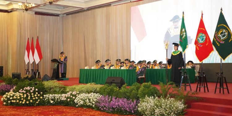 Wisuda Sarjana dan Pascasarjana Sekolah Tinggi Hukum Militer (STHM) Tahun 2026 di Balai Sudirman, Jakarta, Rabu (21/10/2026)