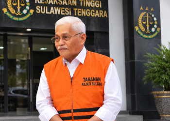 Eks Sekda Sultra, Asrun Lio yang ditahan Kejaksaan Tinggi Sultra