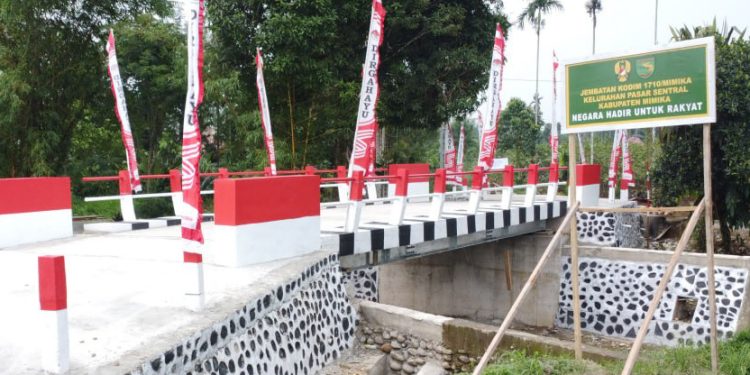 Jembatan garuda merah putih di Papua
