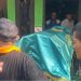 Pelayat menggotong keranda jenazah MHA (7), bocah kelas 2 SD di Pemalang