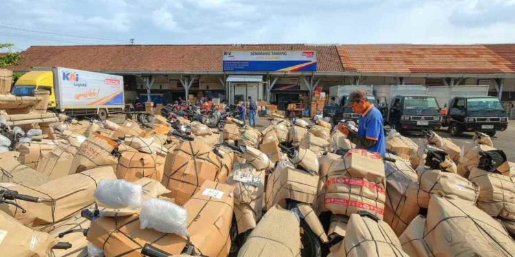 Sepanjang Januari hingga September 2026, KAI Logistik telah mengangkut dan mendistribusikan sekitar 122 ribu unit sepeda motor dengan total volume mencapai sekitar 17.800 ton.