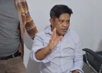 Kadis Pariwisata Sultra, Ridwan Badallah saat didatangi loyalis Ridwan Bae