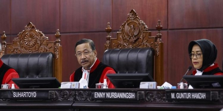 Ketua MK, Suhartoyo saat membacakan putusan sidang