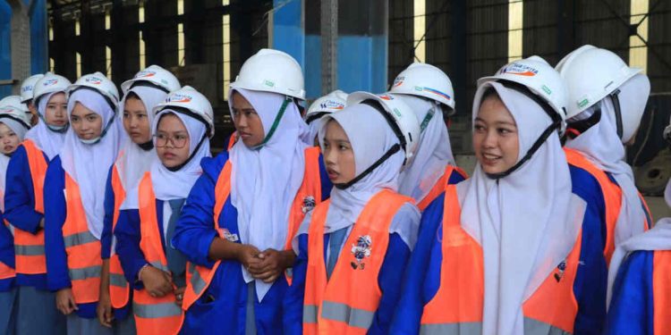 Waskita Beton Precast Dorong Perempuan Berkarya di Konstruksi melalui Girls on Site