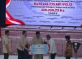 Presiden RI, Prabowo Subianto menyaksikan penyerahan uang hasil Satgas PKH Kejaksaan Agung Rp13 triliun